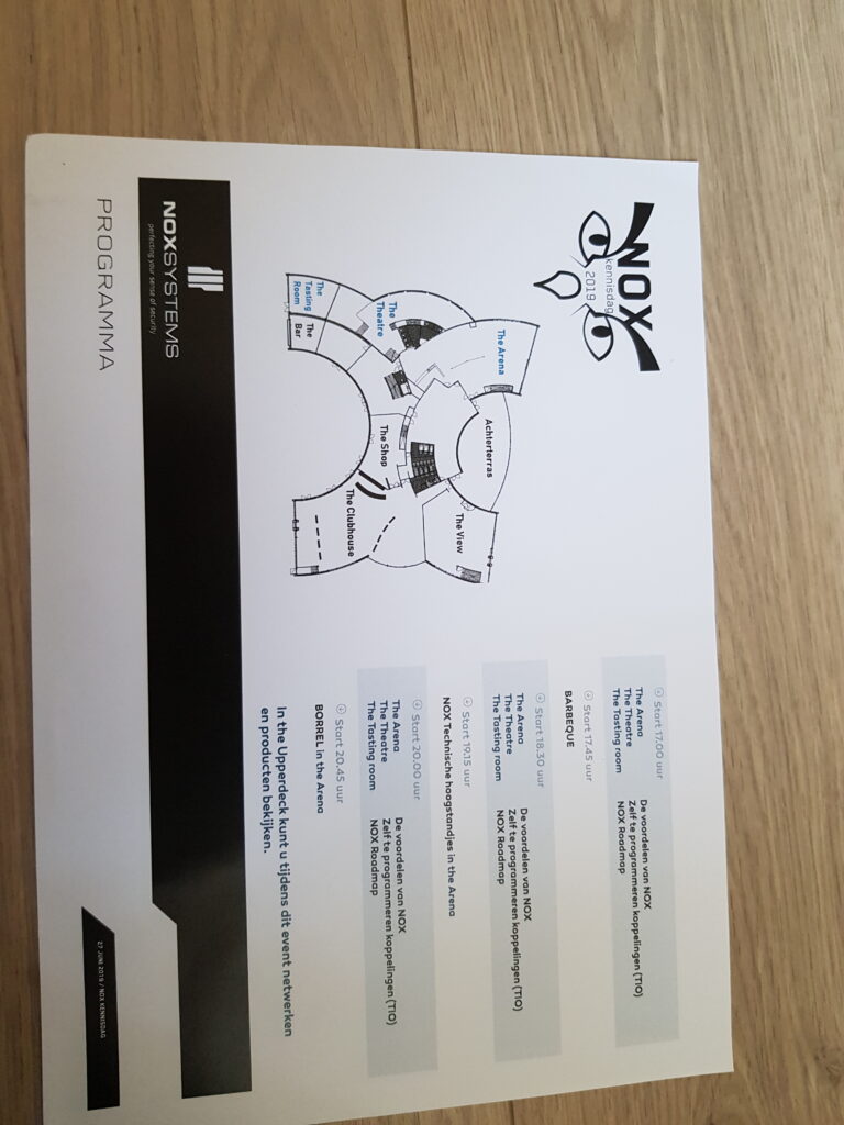 Definitieve logo naast de plattegrond van het evenement